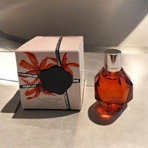 Flowerbomb Tiger Lily Eau de Parfum NWT